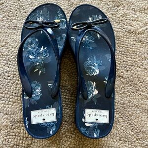 ♠️Kate Spade Navy floral sandals